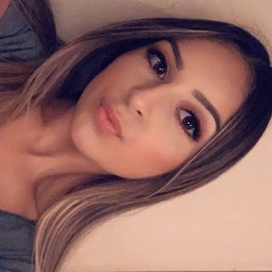 Meet your Posher, Deandra